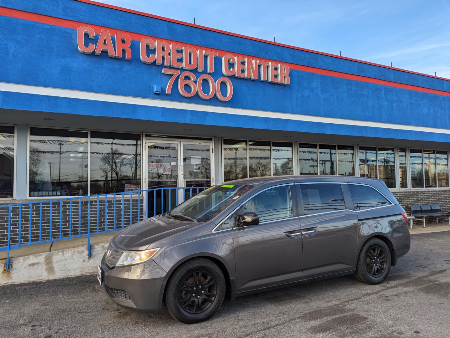 2013 GRAY Honda Odyssey EX (5FNRL5H44DB) with an 3.5L V6 SOHC 24V engine, 5-Speed Automatic transmission, located at 7600 S Western Ave., Chicago, IL, 60620, (773) 918-3980, 0.000000, 0.000000 - Photo#1